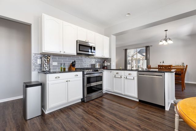 922 Summit Creek Drive, Shorewood, IL 60404