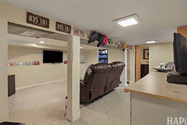 804 Elm Street, Maple Park, IL 60151