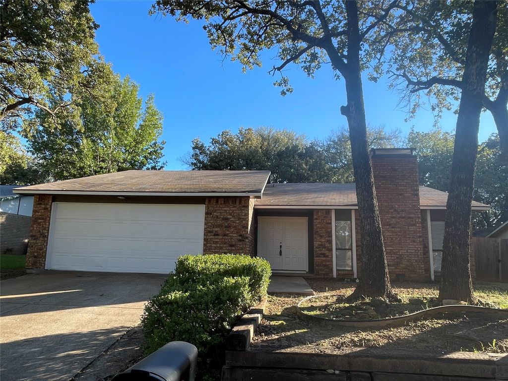 3732 Pinewood Street, Bedford, TX 76021