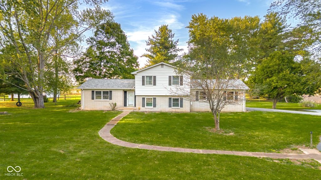 3660 E 300 S, Columbus, IN 47201