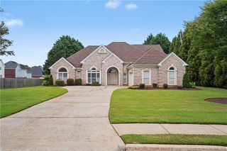 1086 Rowanshyre Circle, Mcdonough, GA 30253