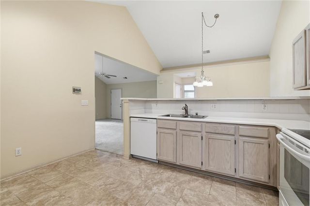 2061 W 139th Terrace, Leawood, KS 66224