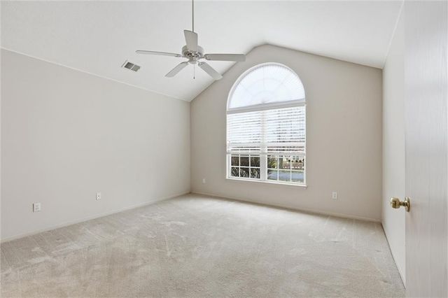 2061 W 139th Terrace, Leawood, KS 66224