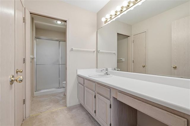 2061 W 139th Terrace, Leawood, KS 66224