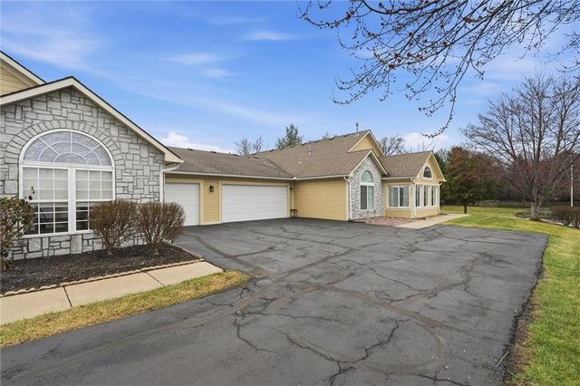 2061 W 139th Terrace, Leawood, KS 66224