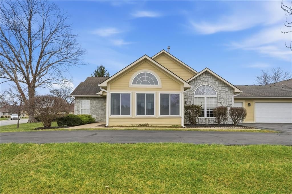 2061 W 139th Terrace, Leawood, KS 66224