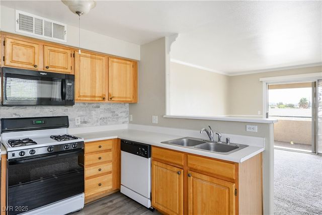 5710 East Tropicana Avenue 2068, Las Vegas, NV 89122