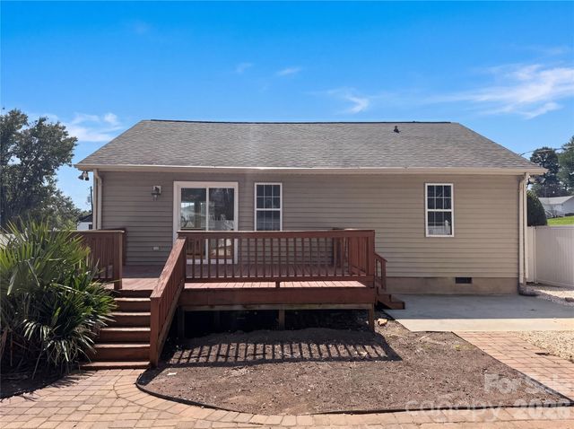 121 Driftwood Drive, Mooresville, NC 28117