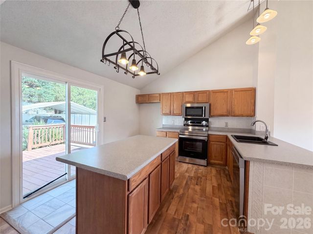 121 Driftwood Drive, Mooresville, NC 28117