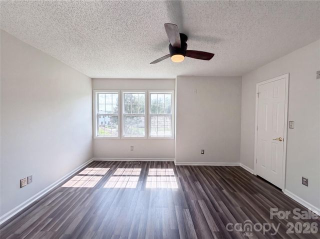 121 Driftwood Drive, Mooresville, NC 28117