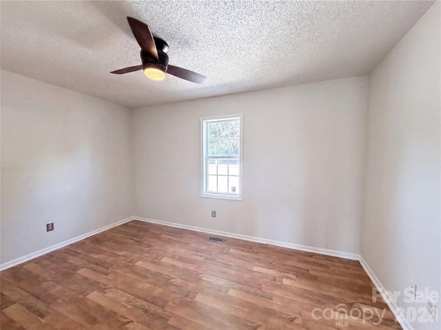 121 Driftwood Drive, Mooresville, NC 28117