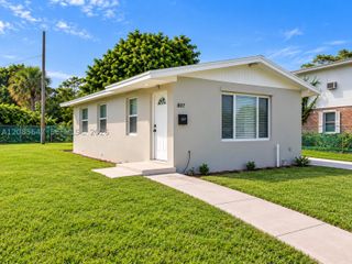 807 Handy Ave 0, West Palm Beach, FL 33401