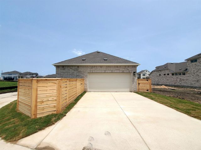 100 Royal Fern RD, Hutto, TX 78634