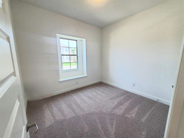 100 Royal Fern RD, Hutto, TX 78634