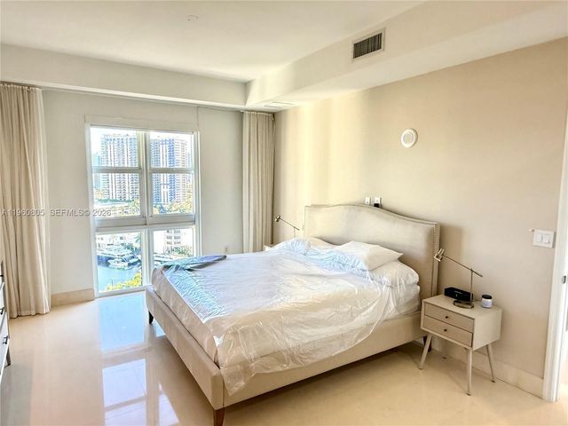 19900 E Country Club Dr TS03, Aventura, FL 33180