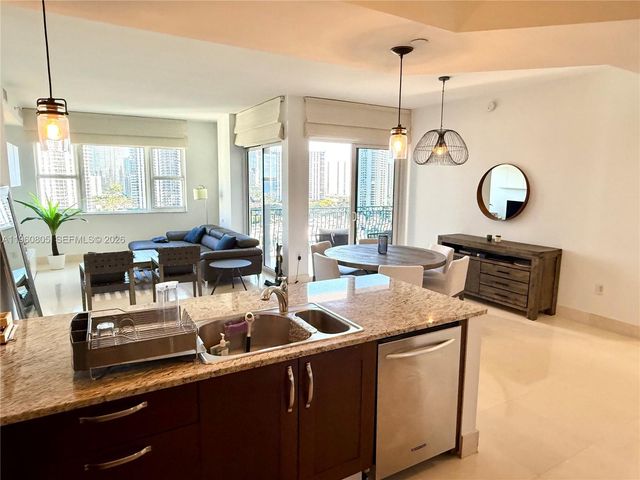 19900 E Country Club Dr TS03, Aventura, FL 33180