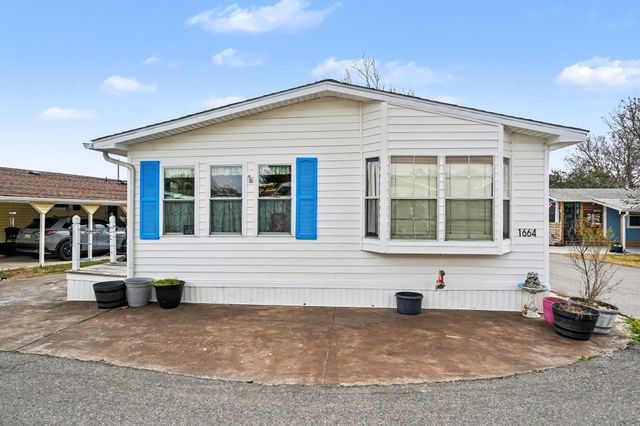 1664 E Lake Dr., Surfside Beach, SC 29575