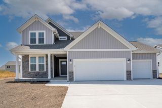 1690 Whalen DRIVE, Oconomowoc, WI 53066