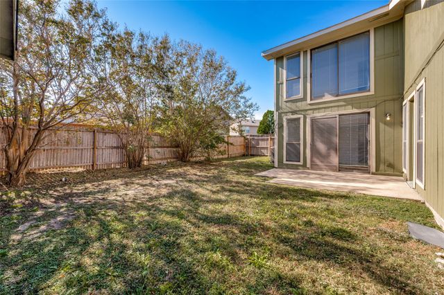 2002 Verlaine Drive, Carrollton, TX 75007