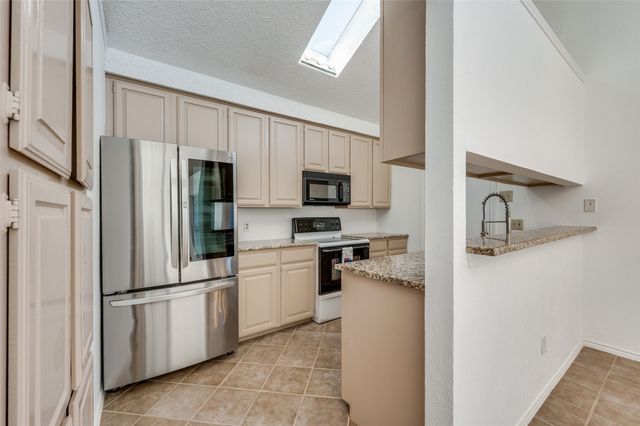 2002 Verlaine Drive, Carrollton, TX 75007