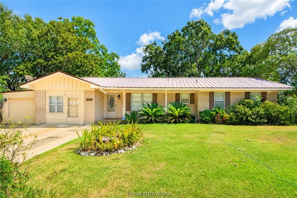 1507 Meadow Lane, Brenham, TX 77833 — exterior