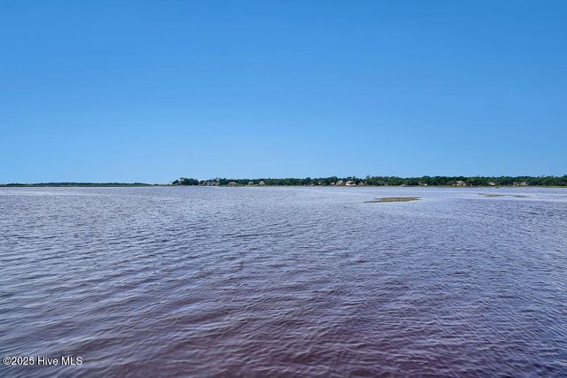 554 Captains Court SE, Bolivia, NC 28422