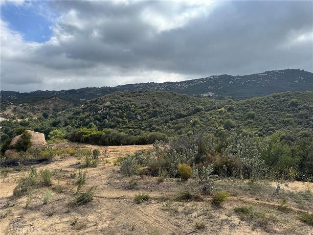 18 Calle Bandido, Murrieta, CA 92562