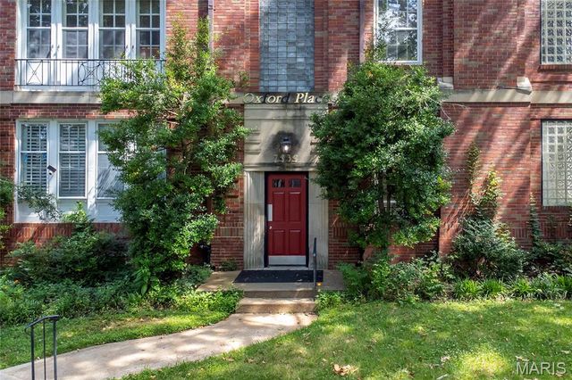 7539 Oxford Drive 2W, Clayton, MO 63105