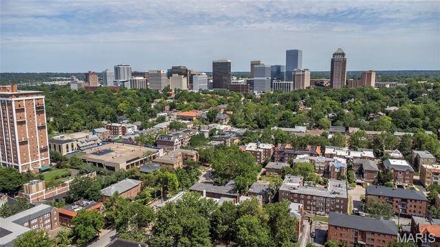 7539 Oxford Drive 2W, Clayton, MO 63105