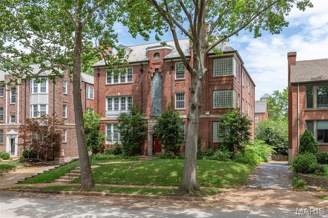 7539 Oxford Drive 2W, Clayton, MO 63105