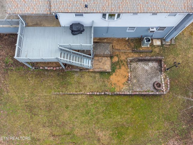 809 W Ridgecrest Drive, Kingston, TN 37763