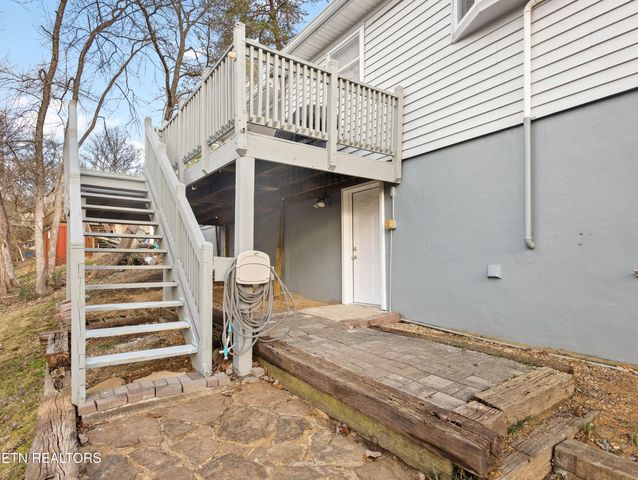 809 W Ridgecrest Drive, Kingston, TN 37763