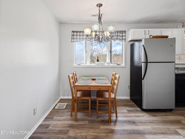 809 W Ridgecrest Drive, Kingston, TN 37763