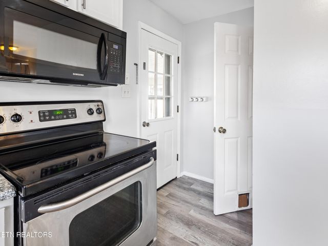 809 W Ridgecrest Drive, Kingston, TN 37763