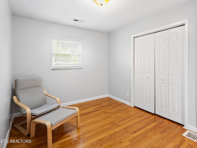 809 W Ridgecrest Drive, Kingston, TN 37763