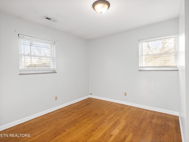 809 W Ridgecrest Drive, Kingston, TN 37763