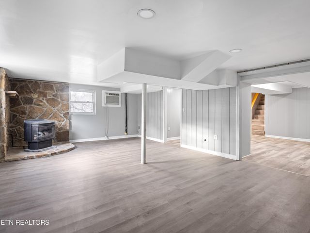 809 W Ridgecrest Drive, Kingston, TN 37763