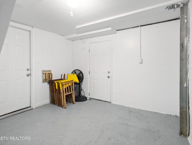 809 W Ridgecrest Drive, Kingston, TN 37763