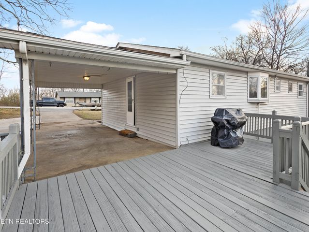 809 W Ridgecrest Drive, Kingston, TN 37763