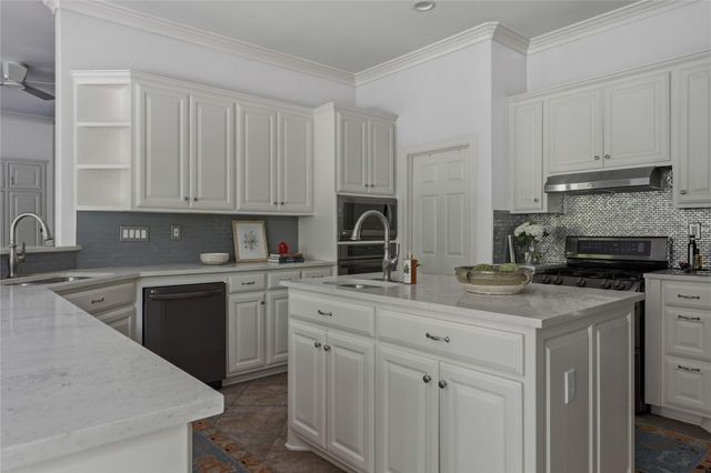 109 Wood TRL, West Lake Hills, TX 78746