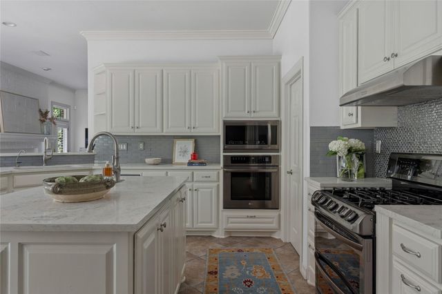 109 Wood TRL, West Lake Hills, TX 78746