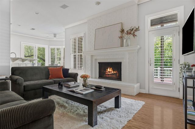 109 Wood TRL, West Lake Hills, TX 78746