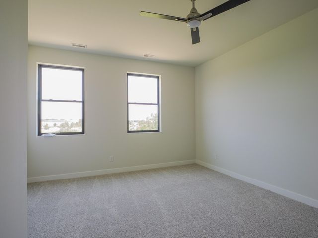 216 Sawgrass Drive, Crown Point, IN 46307