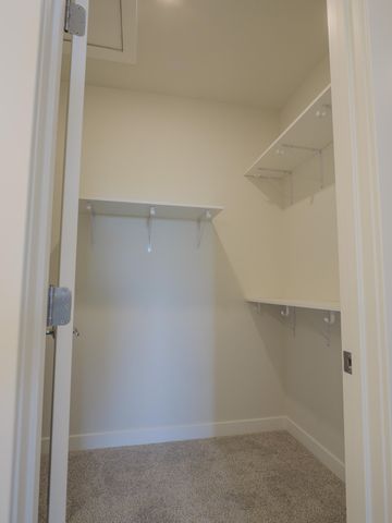 216 Sawgrass Drive, Crown Point, IN 46307
