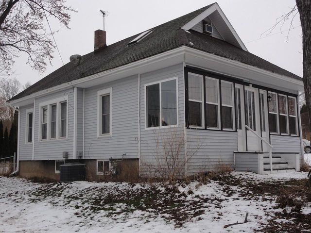 153 W Charles Street, Markesan, WI 53946
