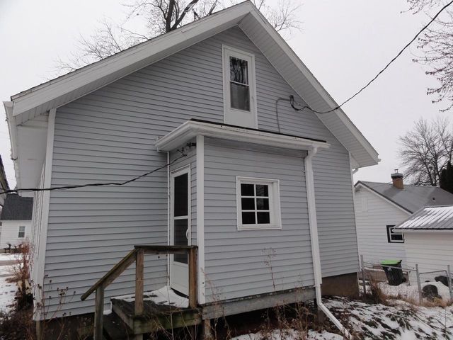 153 W Charles Street, Markesan, WI 53946