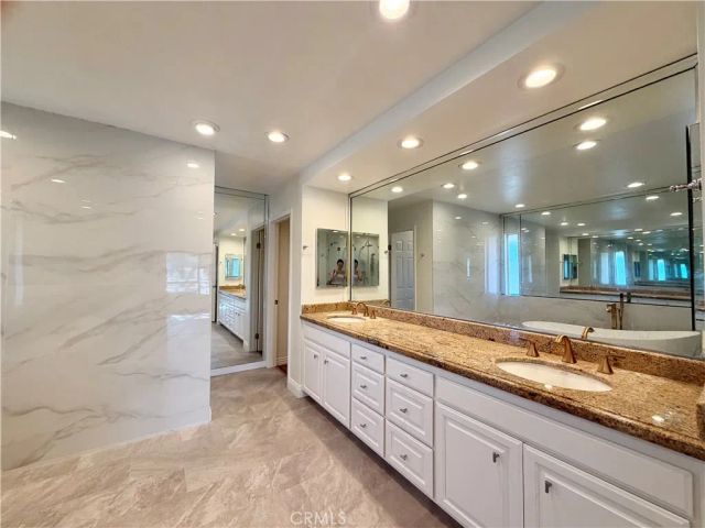 2 Vienna, Newport Beach, CA 92660