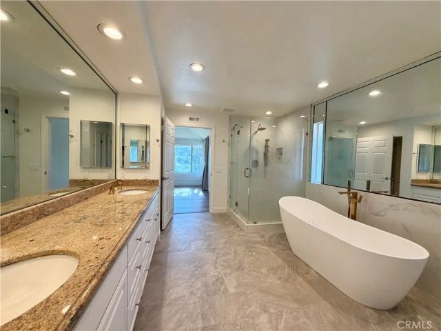 2 Vienna, Newport Beach, CA 92660