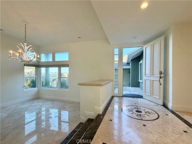 2 Vienna, Newport Beach, CA 92660