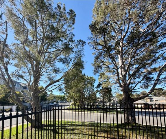 2 Vienna, Newport Beach, CA 92660